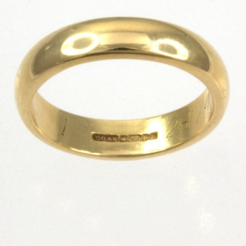 18ct gold 4.2g Wedding Ring size I½
